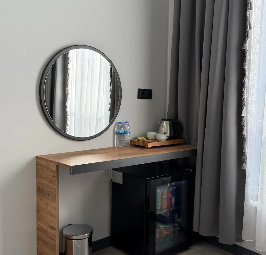 Отель Zeus Otel Кушадасы